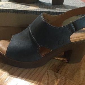 BORN dress sandals